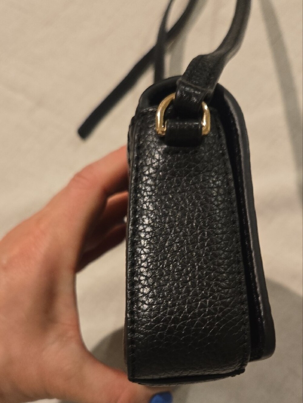 Marc Jacobs Black Pebbled Leather Crossbody Bag with Gold Logo - Picture 4 of 5